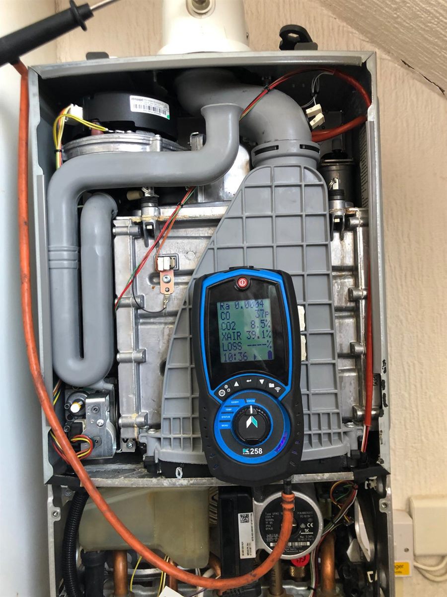 Worcester Greenstar boiler with a new flue on a block wall